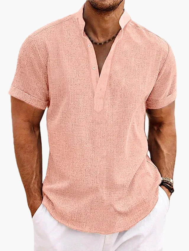 Herren Kurzarm Henley Shirt in Unifarbe für einen eleganten Freizeit-Look im Sommer und Urlaub.