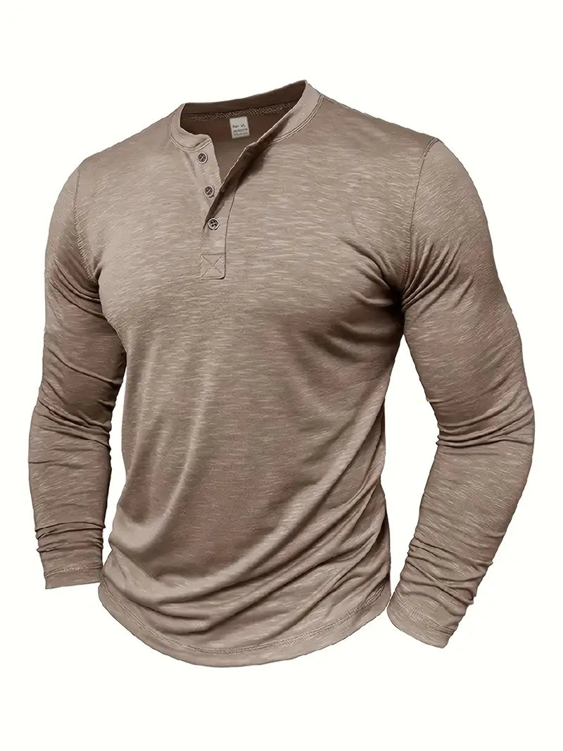 Stilvolles Herren Langarm Henley Shirt, figurbetont und vielseitig kombinierbar, mit dezenter Knopfleiste.