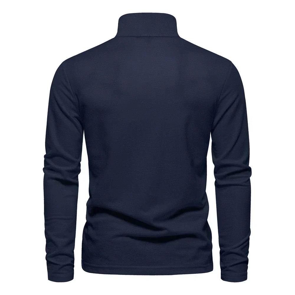 Elegantes Herren Langarm-Polohemd für Männer. Komfortabel & atmungsaktiv, ideal für Freizeit im Herbst.