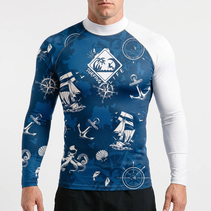 Sportliches Herren Langarm-Rashguard für den Strand und Wassersport mit zuverlässigem Sonnenschutz.