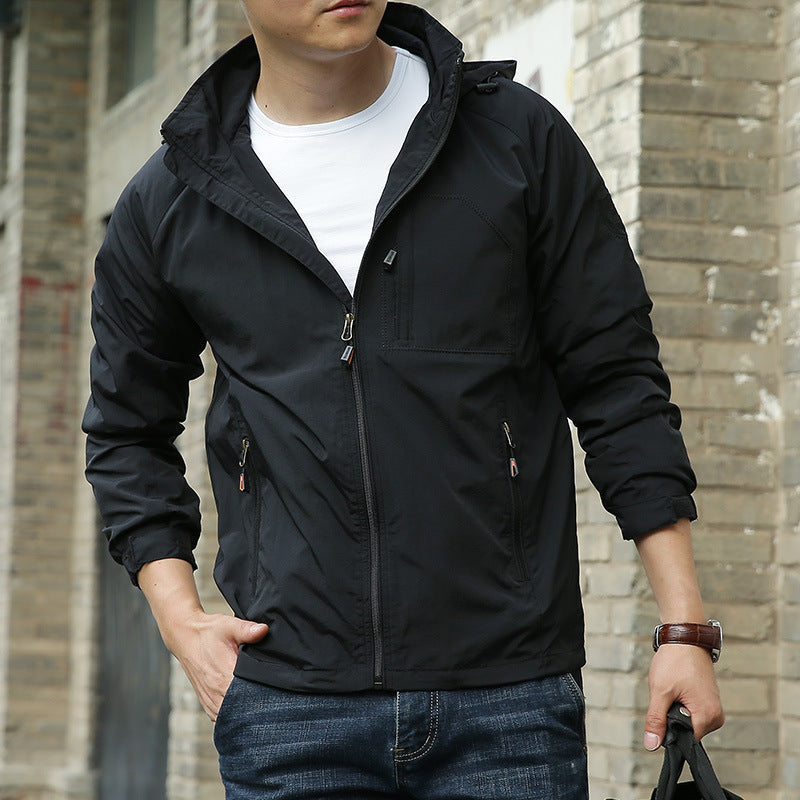 Leichte Herren Übergangsjacke, modernes Design, atmungsaktiv, perfekt für Frühlingstage.