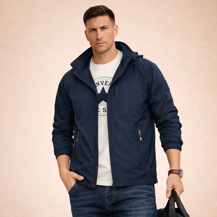 Detailaufnahme: Kragen und Reißverschluss der Herren Übergangsjacke, stilvoll, leichter Windschutz.