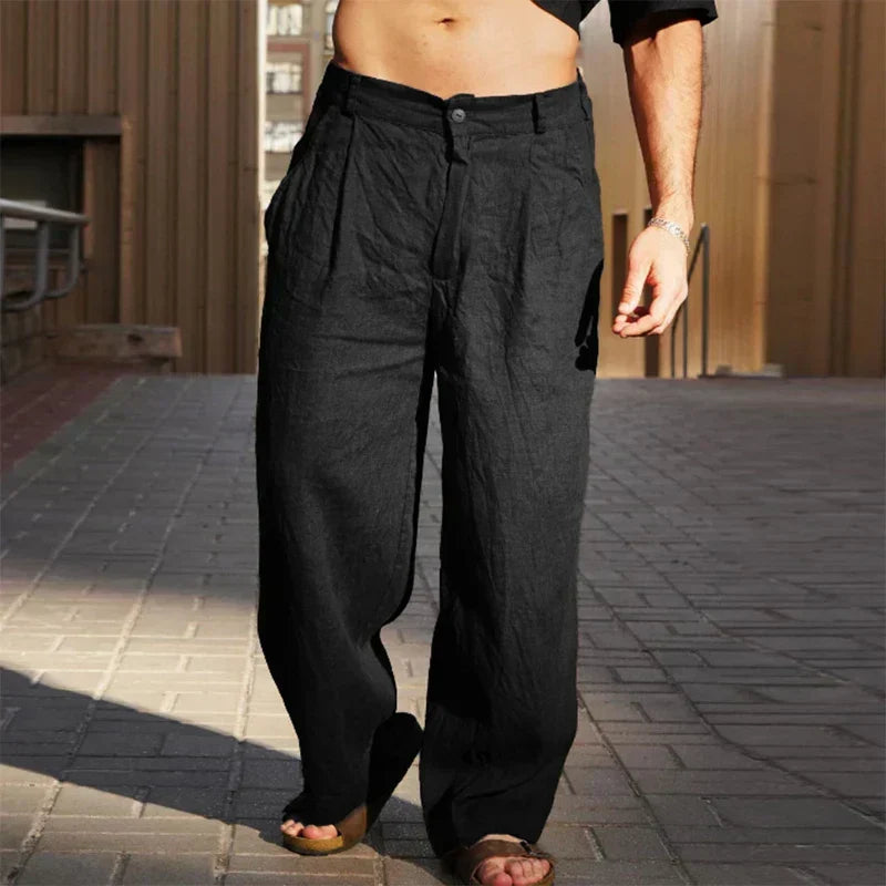 Bequeme Casual-Hose für Herren, leicht und modern, vielseitig kombinierbar für Herbst & Alltag.