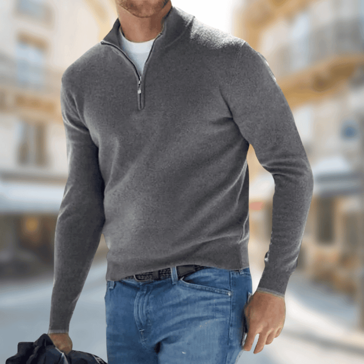 Mann trägt stilvollen, modernen Herren Leicht Pullover, perfekt für einen gepflegten Look.