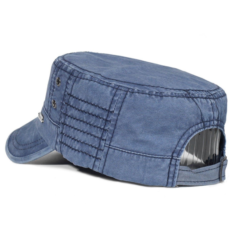 Detailaufnahme der Herren Militär-Stil Schirmmütze. Robuste Vintage-Kappe, perfekt für Streetwear & Outdoor.