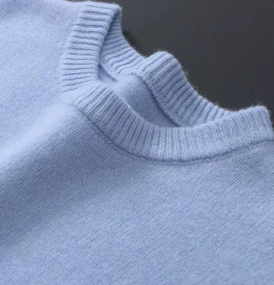 Komfortabler Herren Strickpullover mit geometrischem Muster, perfekt für Freizeit & Alltag.