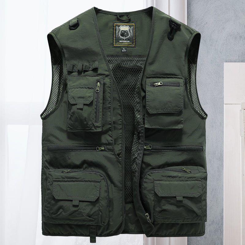 Ultraleichte Herren Reise Weste mit vielen Taschen für Komfort auf langen Touren.