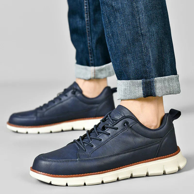 Bequeme orthopädische Herren Sneaker mit Fussunterstützung für gesunde Füße.