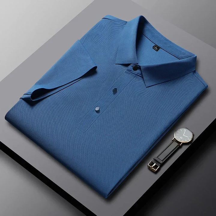 Elegantes & bequemes Herren Kurzarm Polo-Shirt mit Struktur. Perfekt für stilvolle Sommer-Outfits.