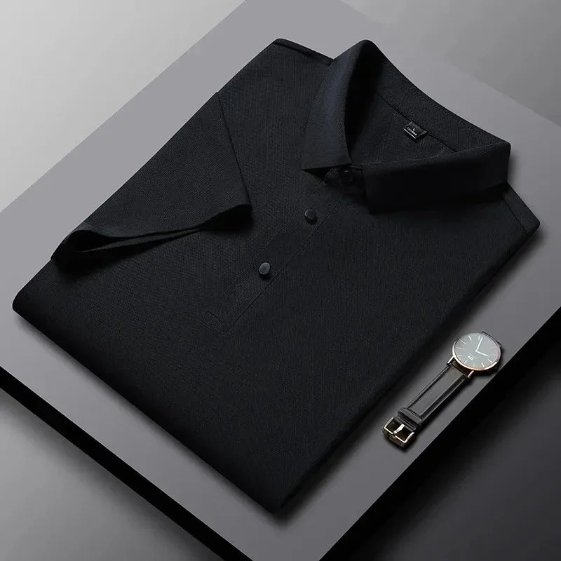Vielseitiges Herren Kurzarm Polo-Shirt mit feiner Struktur. Perfekt für Freizeit & Business Casual.