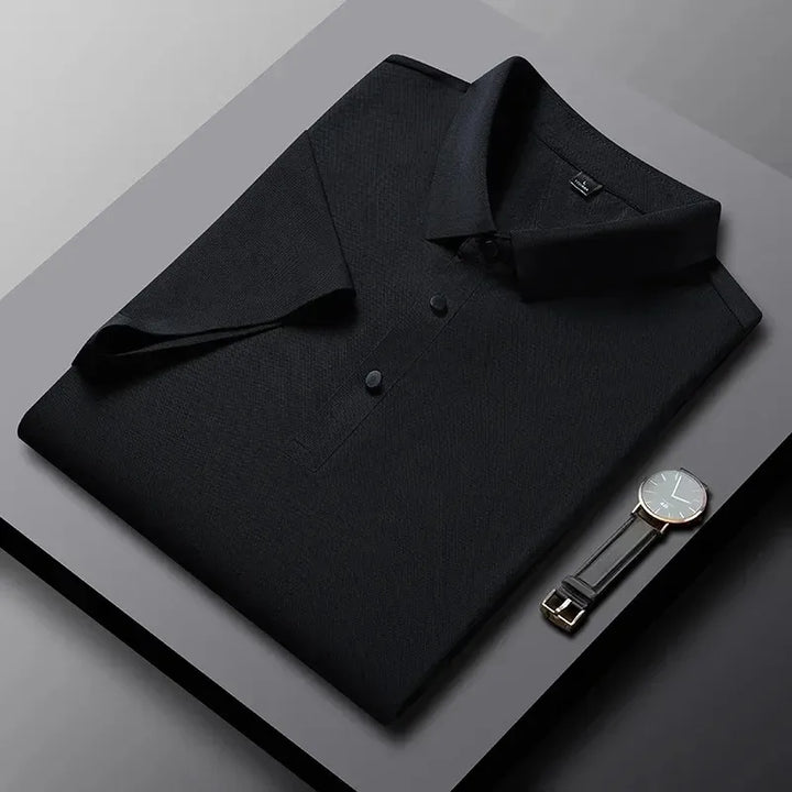 Vielseitiges Herren Kurzarm Polo-Shirt mit feiner Struktur. Perfekt für Freizeit & Business Casual.
