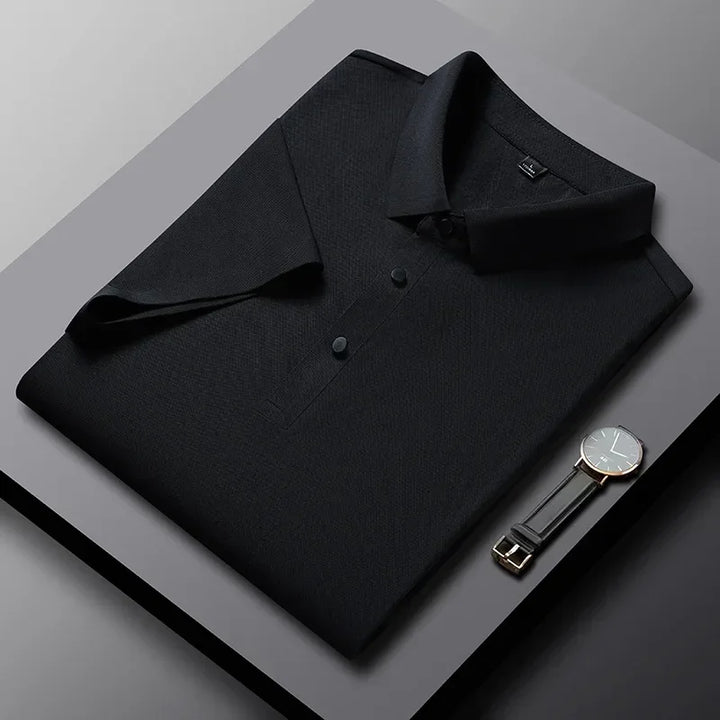 Stilvolles Herren Kurzarm Polo-Shirt mit feiner Struktur. Ein Must-have für eine elegante Sommergarderobe.