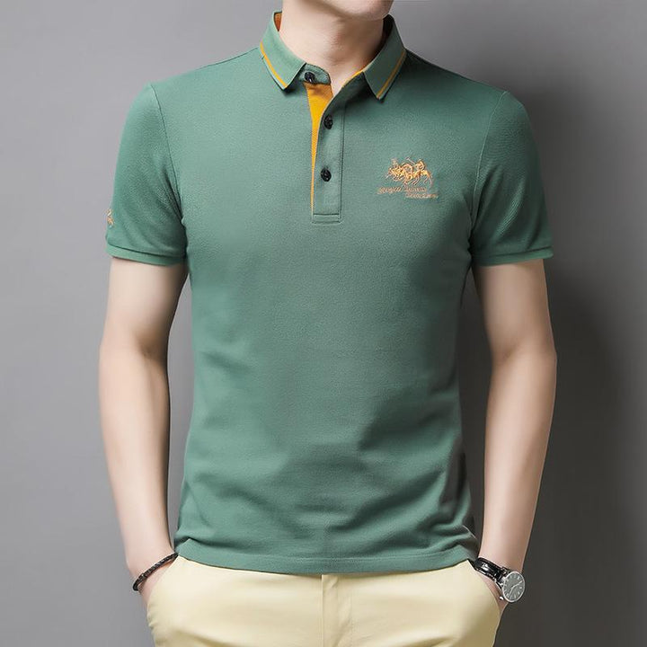 Vielseitiges Herren Poloshirt, perfekt kombinierbar für Freizeit und elegante Anlässe.
