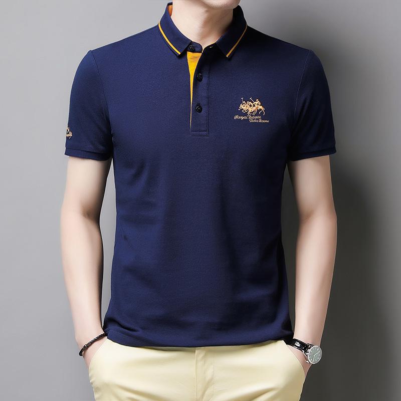 Stylisches Herren Kurzarm Poloshirt in Smart-Casual-Optik, ideal für Freizeit und Büro.