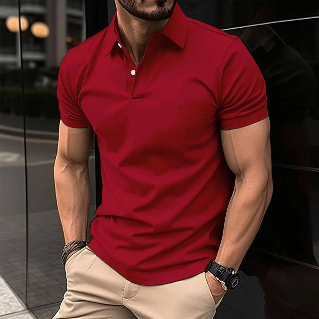Hochwertiges Herren Poloshirt, kurzärmlig & atmungsaktiv, für Komfort und Stil im Sommer.