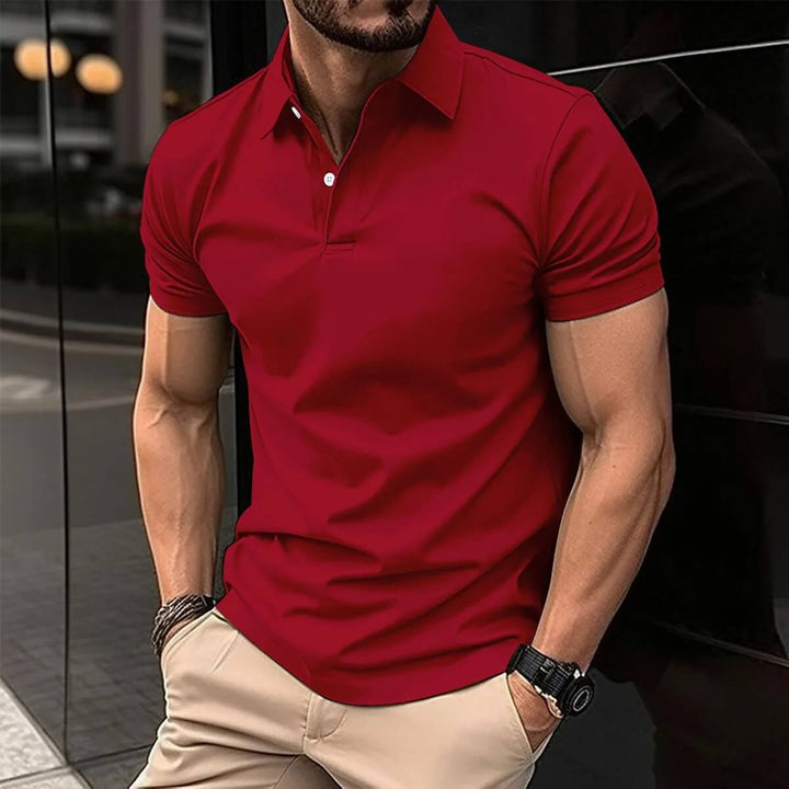 Hochwertiges Herren Poloshirt, kurzärmlig & atmungsaktiv, für Komfort und Stil im Sommer.