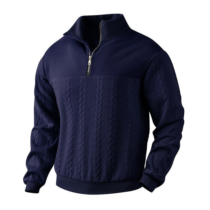 Herren Zopfmuster-Pullover mit Viertelreißverschluss. Langarm-Strick für elegante Herbstmode und einen lässigen Look.