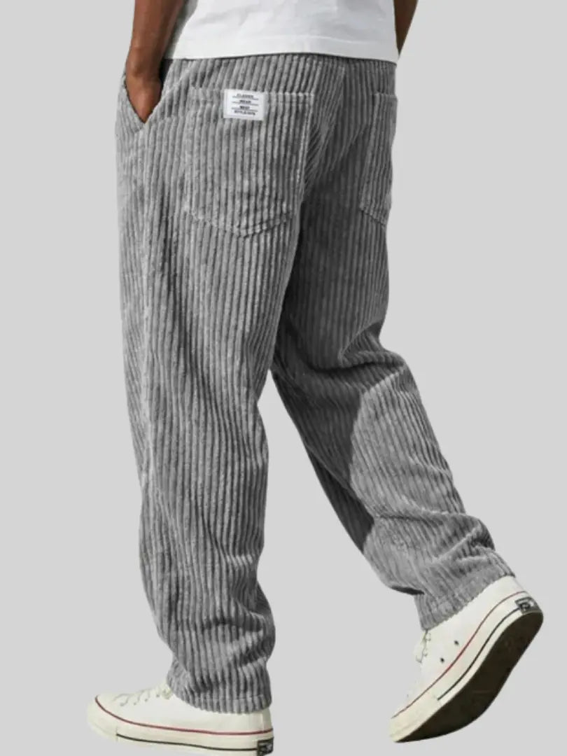 Relaxed-Fit Herrenhose, bequem & elegant. Ideal für Bürokleidung & Freizeit. Vielseitige Alltagshose.