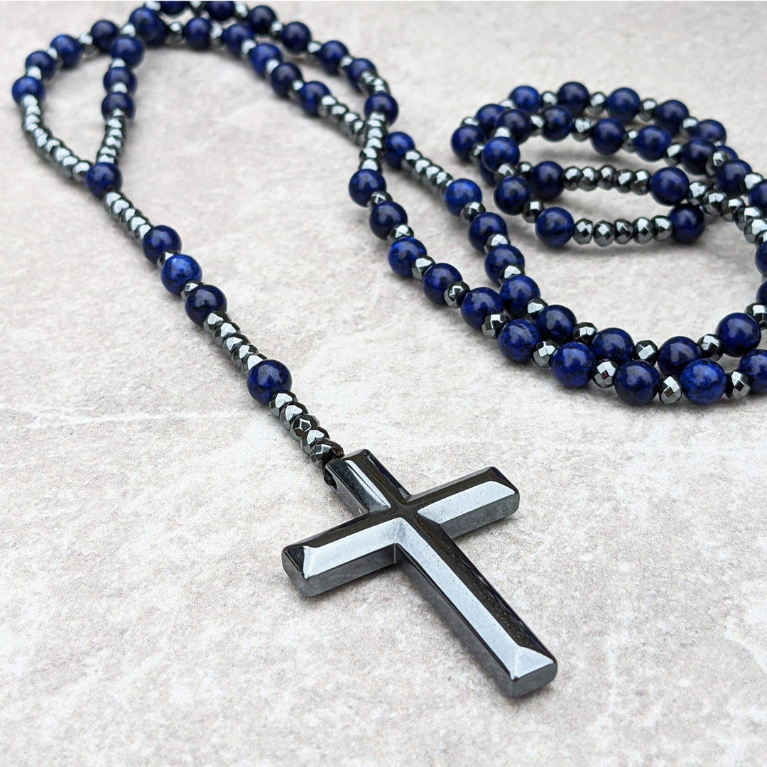 Rosenkranz Kette für Herren: Natursteinperlen (Tigerauge) mit Kreuz. Traditioneller Look.