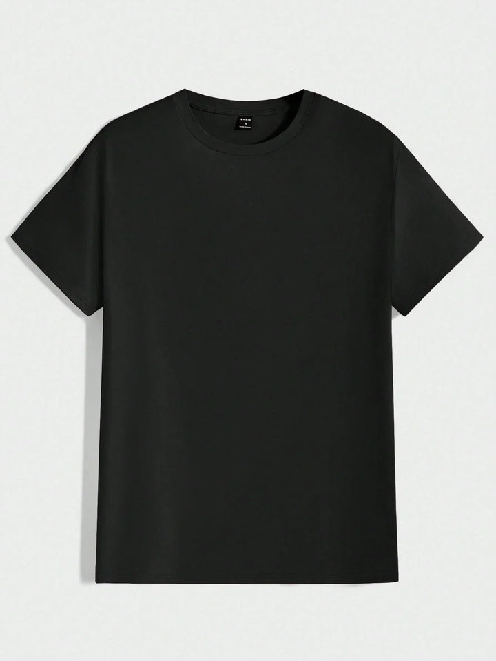 Detailaufnahme: Feine Struktur des Herren Rundhals T-Shirts, weicher Stoff.