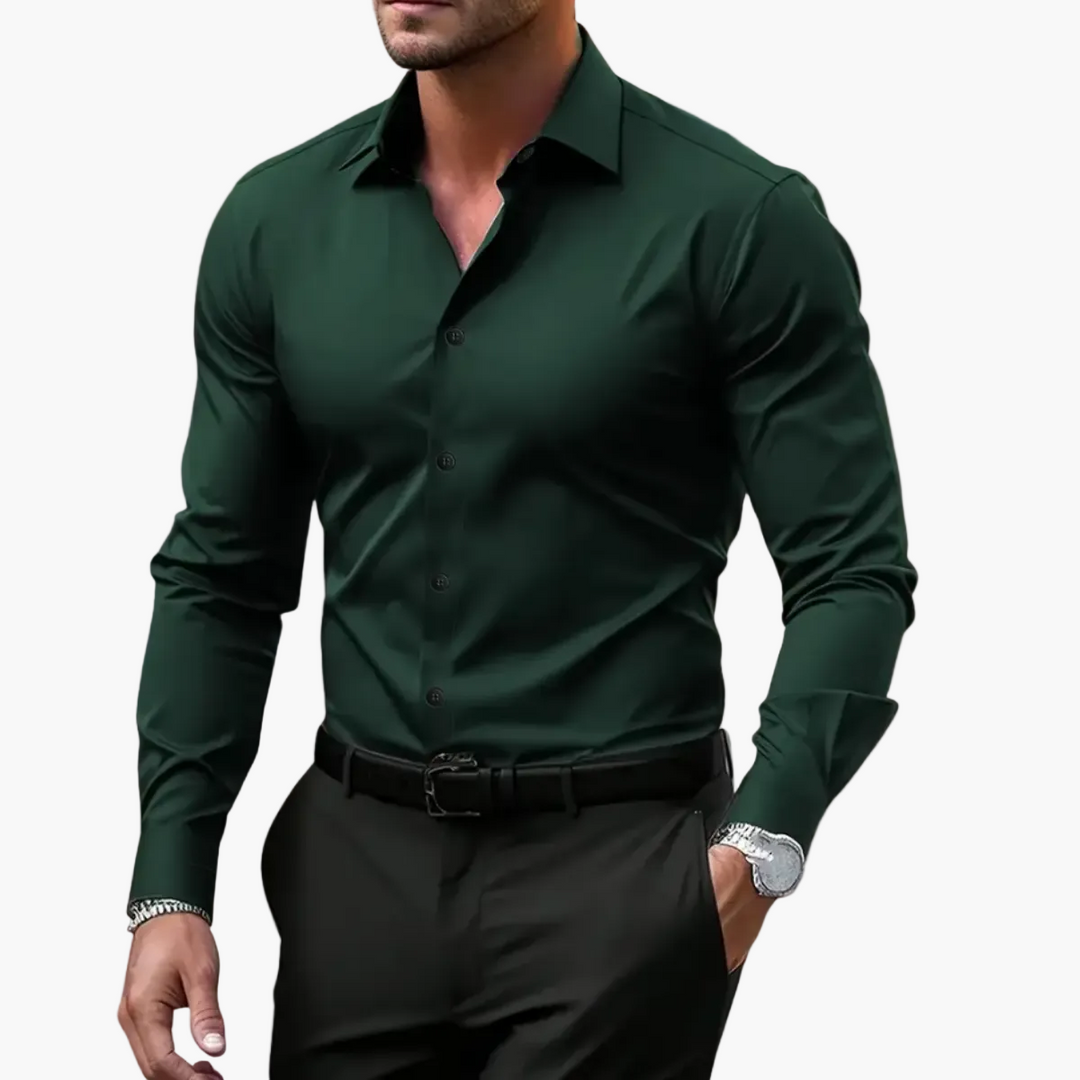 Schickes Herrenhemd, Slim-Fit, mit zeitlosem klassischem Kragen. Perfekt für formelle Anlässe.