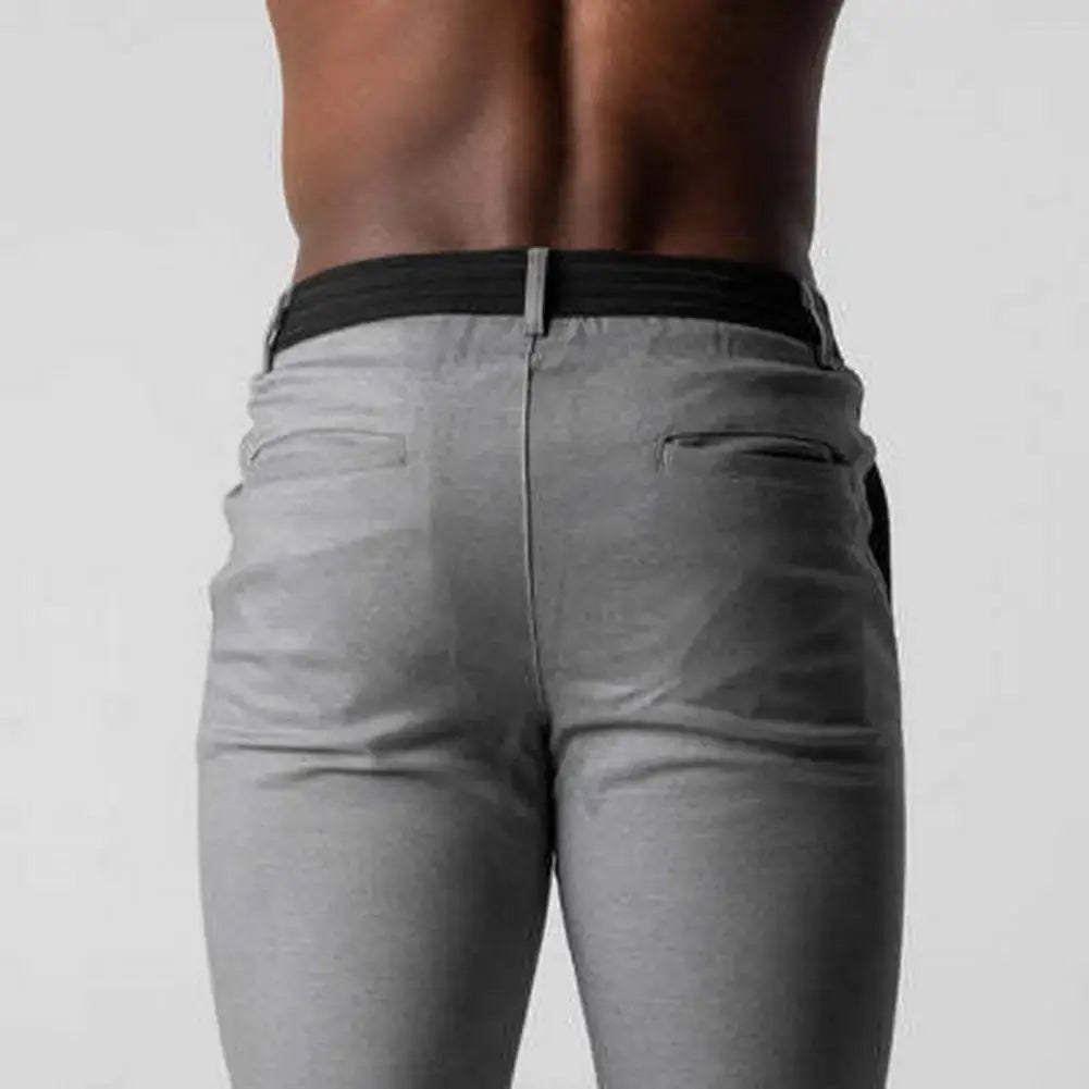 Elegante Slim-Fit Herrenhose, dehnbar für Business und Casual-Look. Vielseitige Herrenmode, bequem und stilvoll.