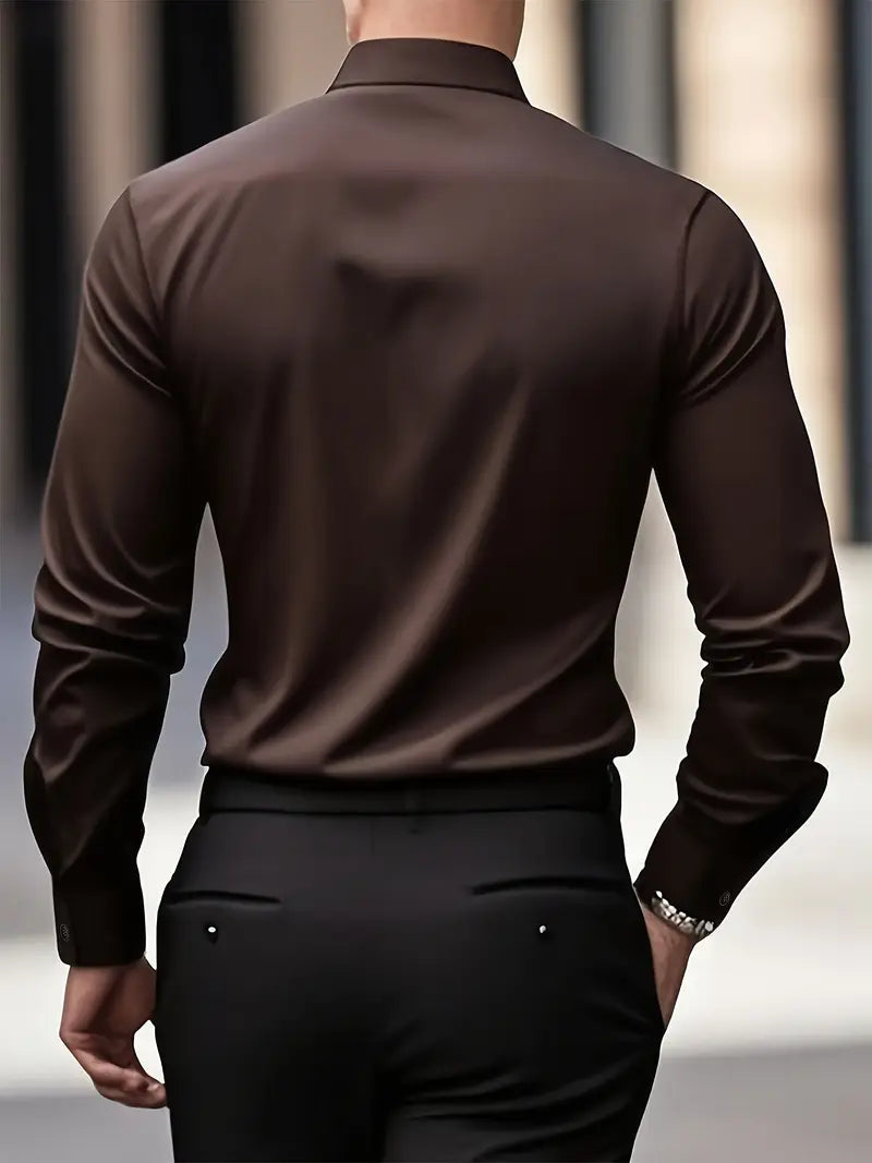 Bequemes Herren Slim Fit Langarmhemd, angenehmer Stoff, perfekt für den ganzen Tag.