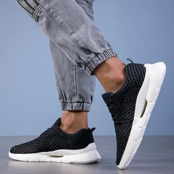 Herren Sommerschuhe: Sportliche, atmungsaktive Sneaker für Freizeitaktivitäten und hohen Tragekomfort.