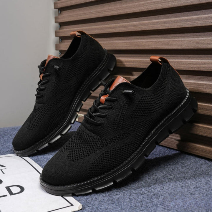 Profilsohle der Herren Sneaker, rutschfest & flexibel. Leichte Bequemschuhe für Freizeit und Sport.