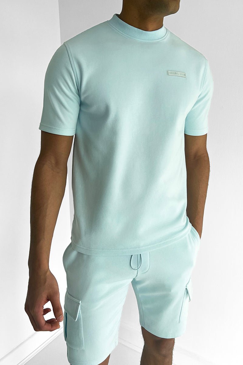 Herren Sommer Set: Stylisches T-Shirt & Shorts in Grün für Freizeit & Sport.