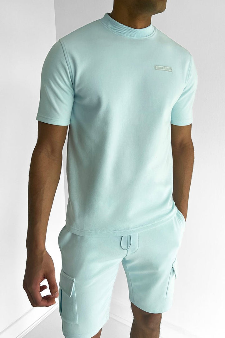 Herren Sommer Set: Stylisches T-Shirt & Shorts in Grün für Freizeit & Sport.