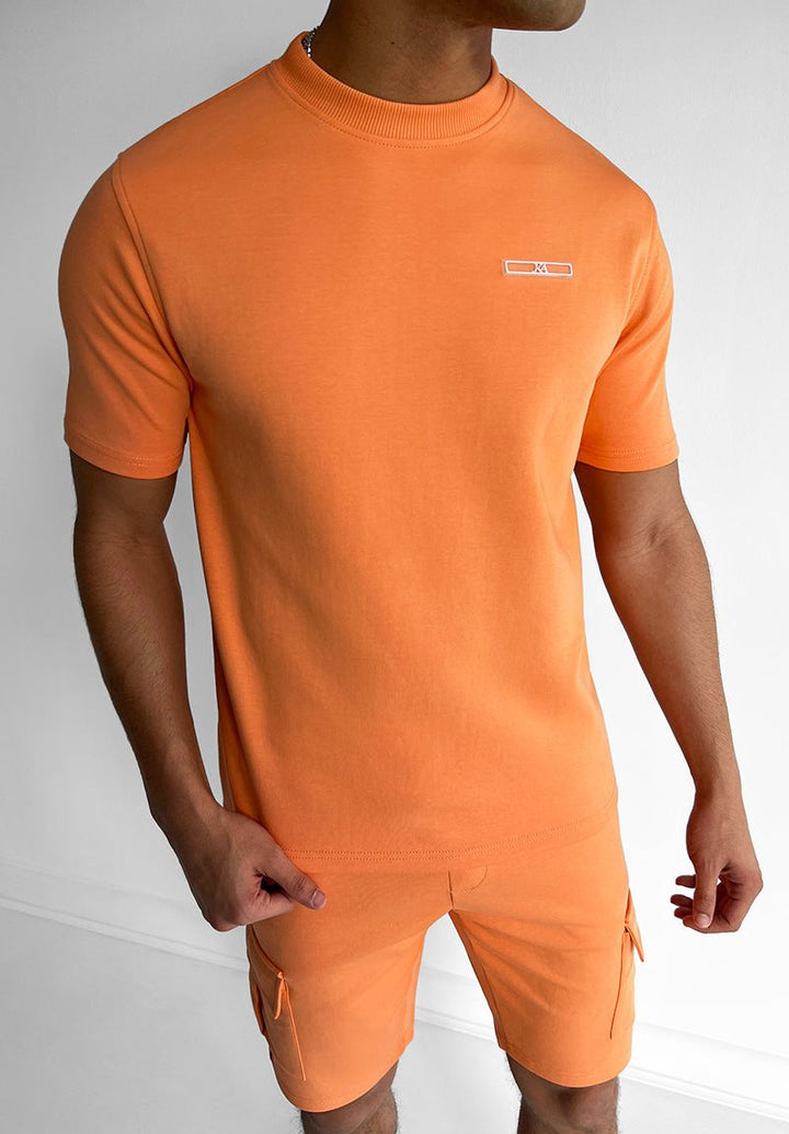 Herren Streetwear Sommer Set: Lässiges T-Shirt & Shorts in verschiedenen Farben.