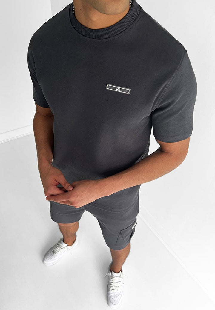 Herren Casual Set: T-Shirt & Shorts, perfekt für entspannte Sommertage, in Blau.