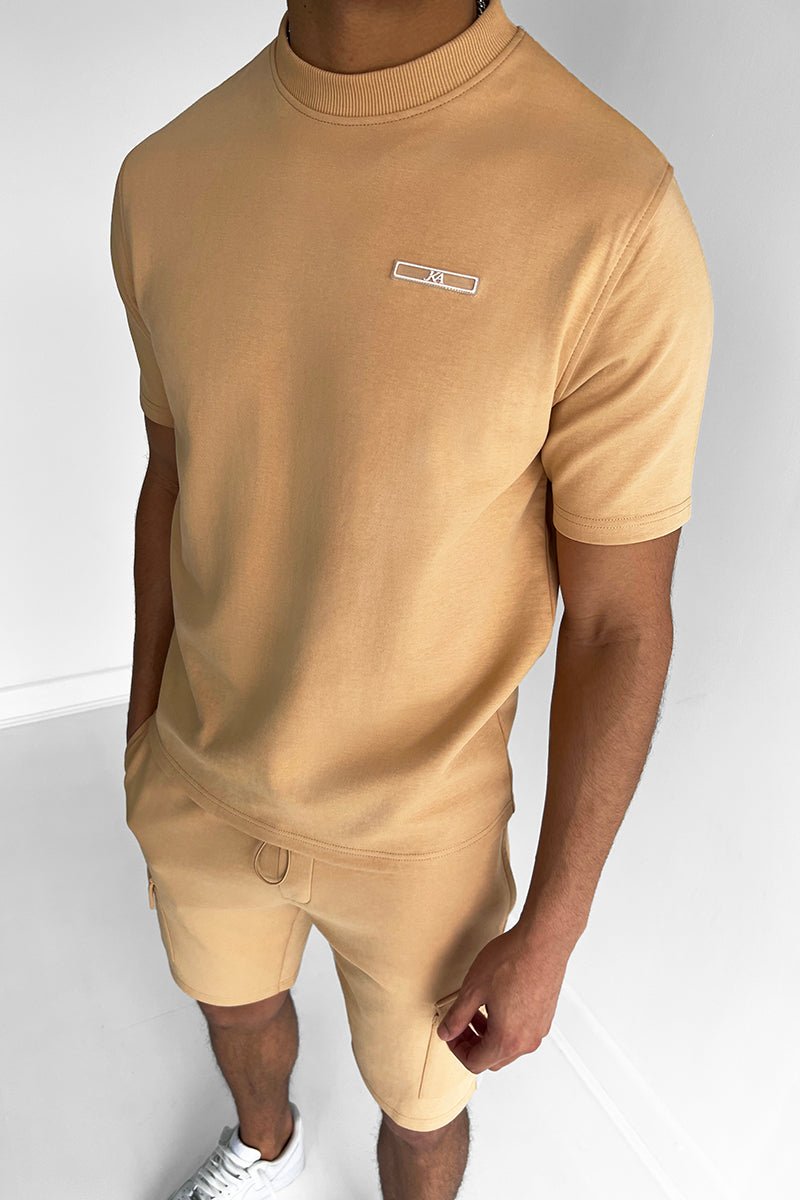 Modisches Herren Sommer Set: T-Shirt & Shorts, ideal für einen stylischen Freizeit-Look.