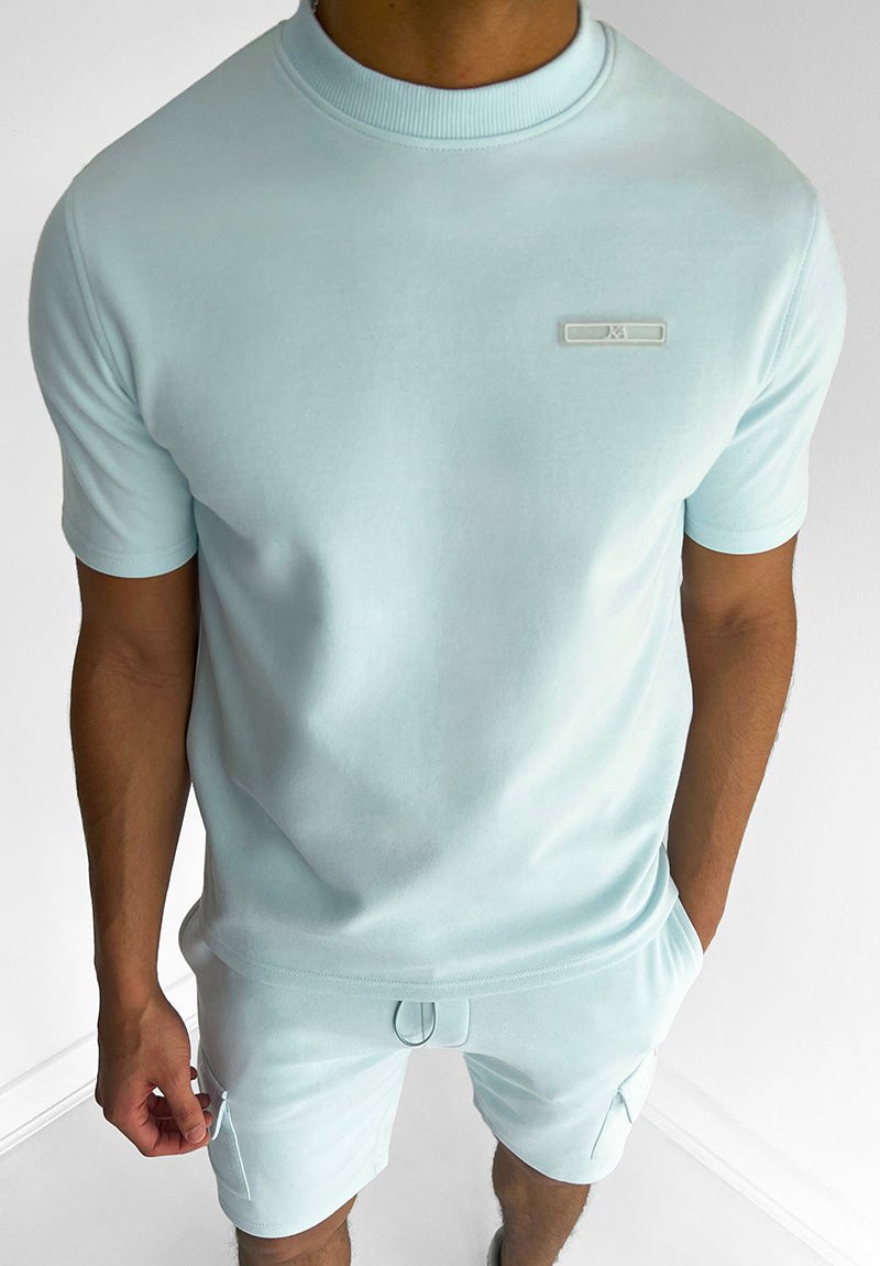 Sportliches Herren Sommer Set in Blau: T-Shirt & Shorts für Freizeit, bequem & stylisch.