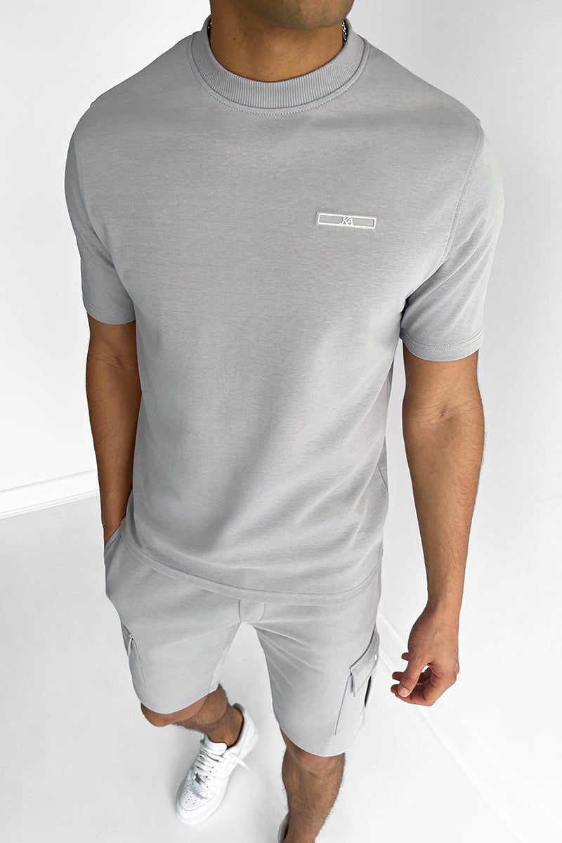 Herren Casual Sommer Set: Atmungsaktives T-Shirt & Shorts in Grau, bequem für Streetwear.