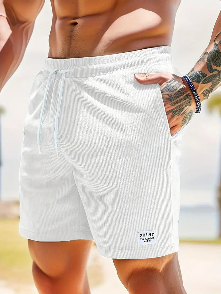 Herren Sommer Shorts: Bequem, locker sitzend und perfekt für entspannte Stunden zu Hause.