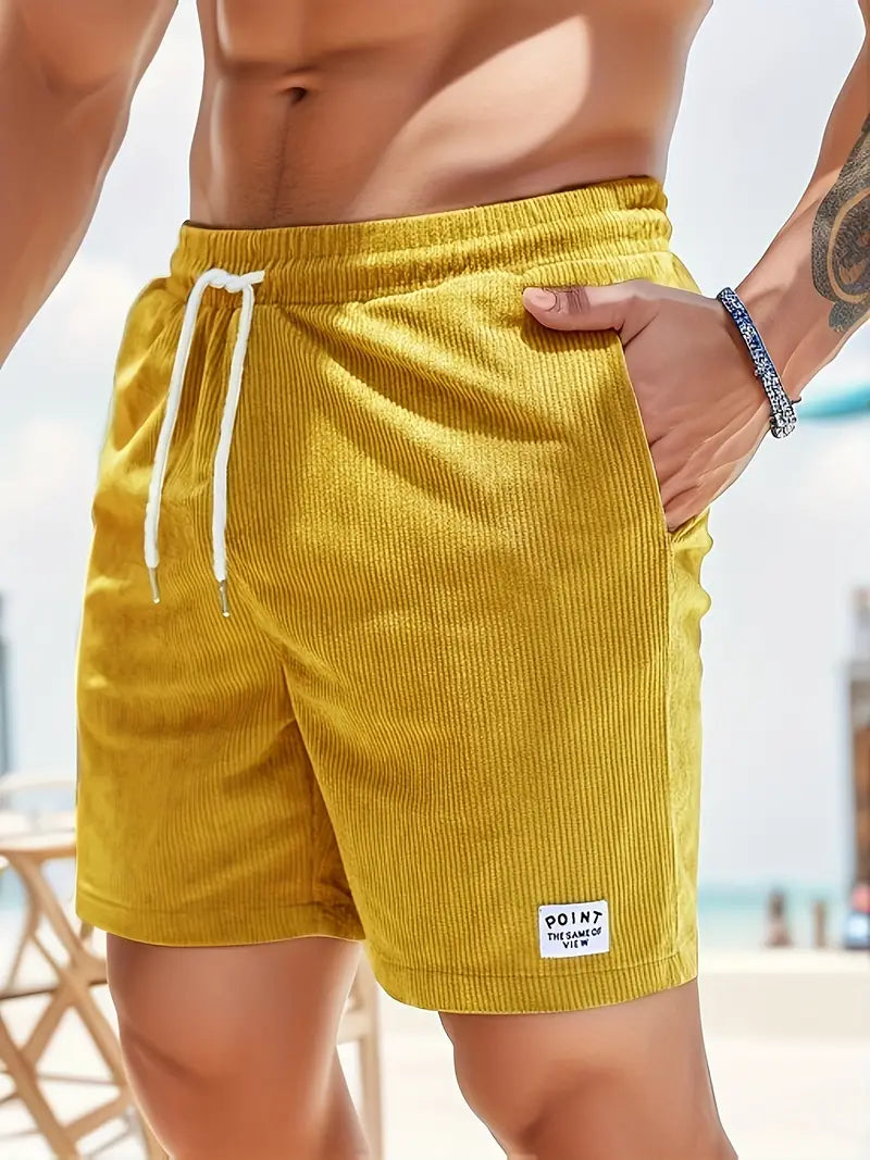 Sommerliche Herren Shorts mit lässigem Schnitt, ideal für Urlaub, Strand und Alltag.