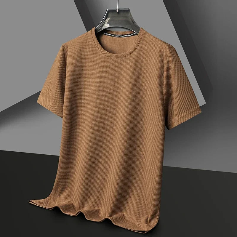 Detailansicht Herren Sommer T-Shirt mit atmungsaktiver Waffelstruktur.