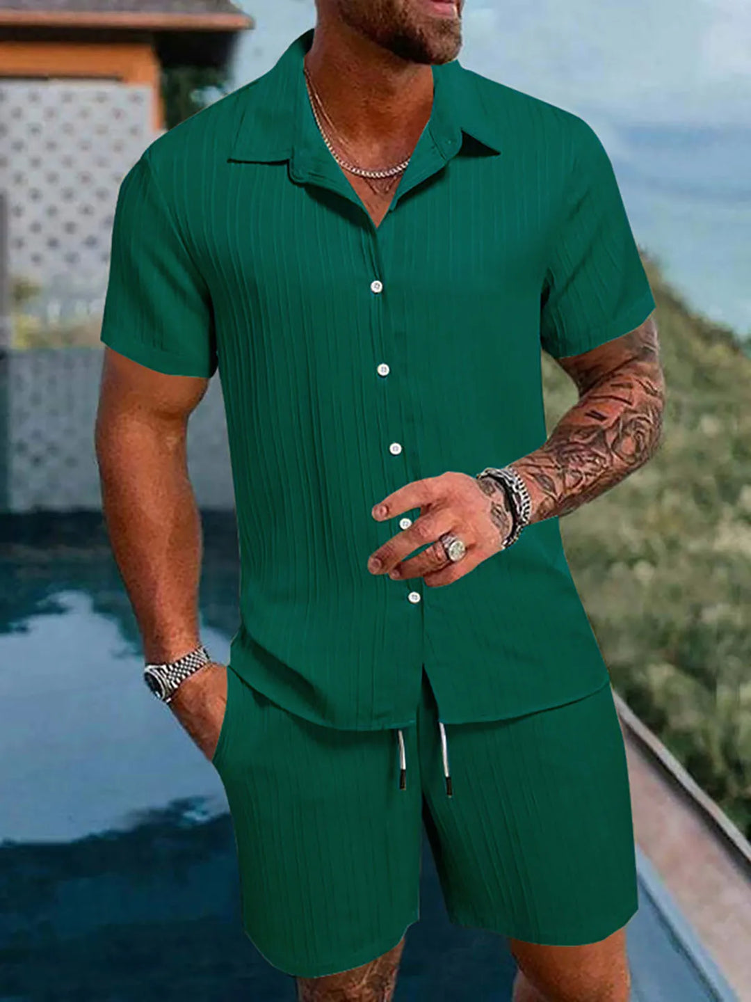 Leichter Herren Sommer Zweiteiler: Kurzarmhemd & Shorts im Struktur-Look für heiße Tage.