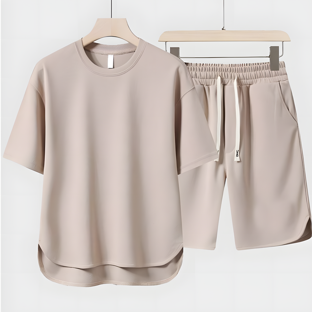Herren Sommer Zweiteiler Set in Beige: Kurzarm-Shirt & Shorts für Freizeit, atmungsaktiv & komfortabel an warmen Tagen.