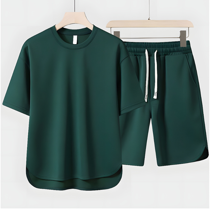 Stilvolles Herren Sommer Zweiteiler Set in Grün: Bequemes Kurzarm-Shirt und Shorts, ideal für warme Tage & Freizeit.