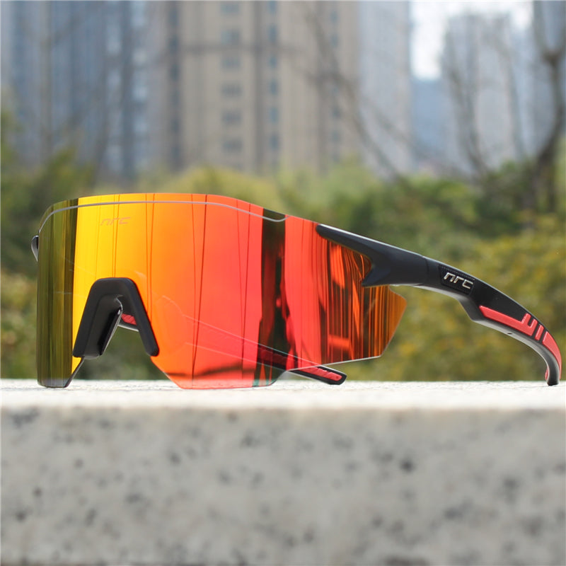 Herren Sport-Sonnenbrille mit Shield Design & Spiegelglas für optimalen UV-Schutz beim Radfahren.