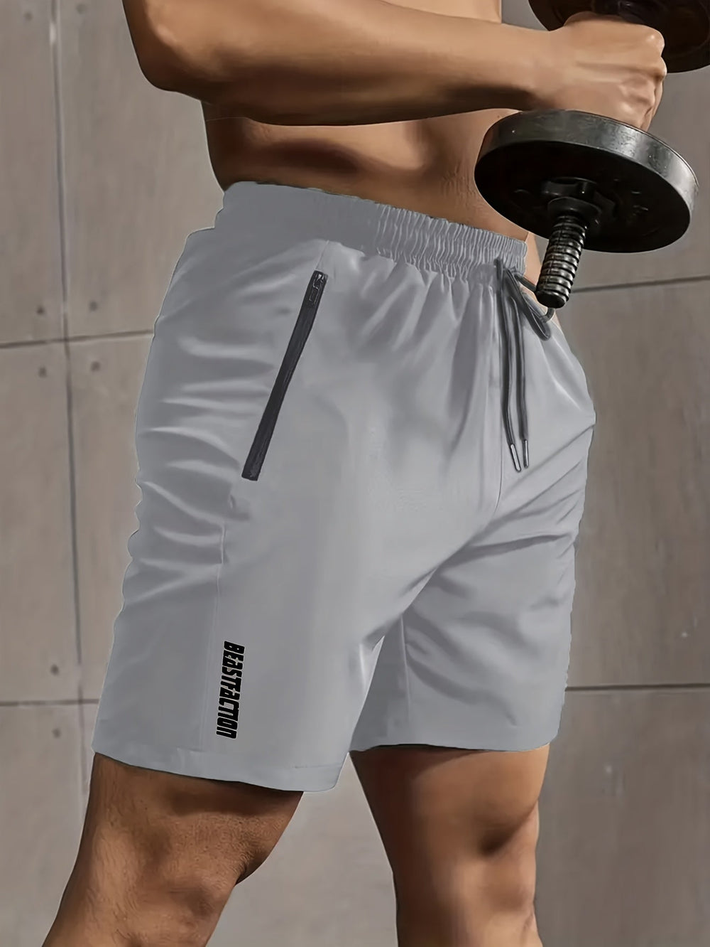 Bequeme Herren Trainingsshorts, ideal für Gym, Laufen & Sport im Sommer. Mit Reißverschlusstaschen.