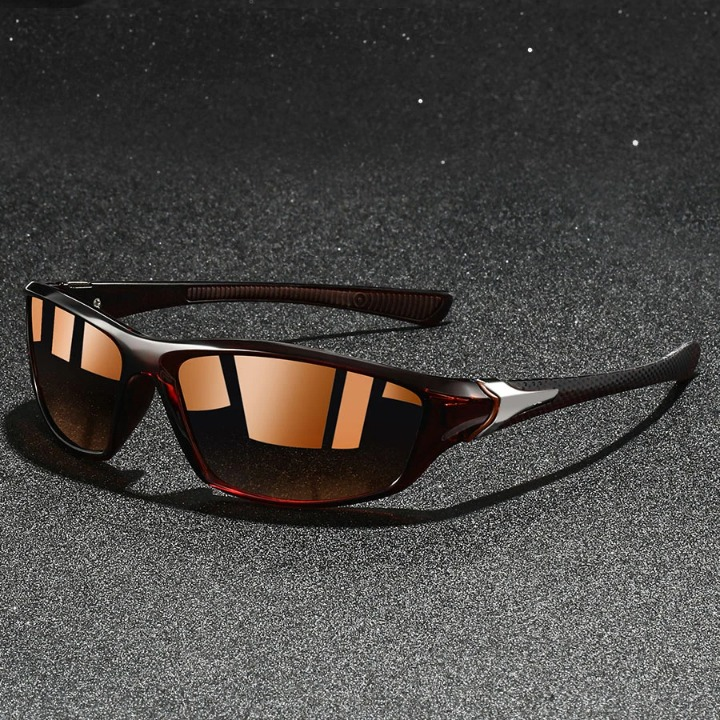 Robuste Sportbrille für Herren mit verspiegelten Gläsern und UV400 Schutz. Leicht & bequem.