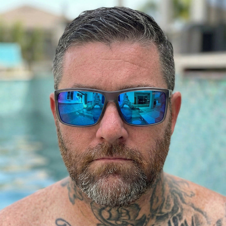 Robuste Herren Sportsonnenbrille, polarisiert, UV400-Schutz für Wassersport und Outdoor-Aktivitäten.