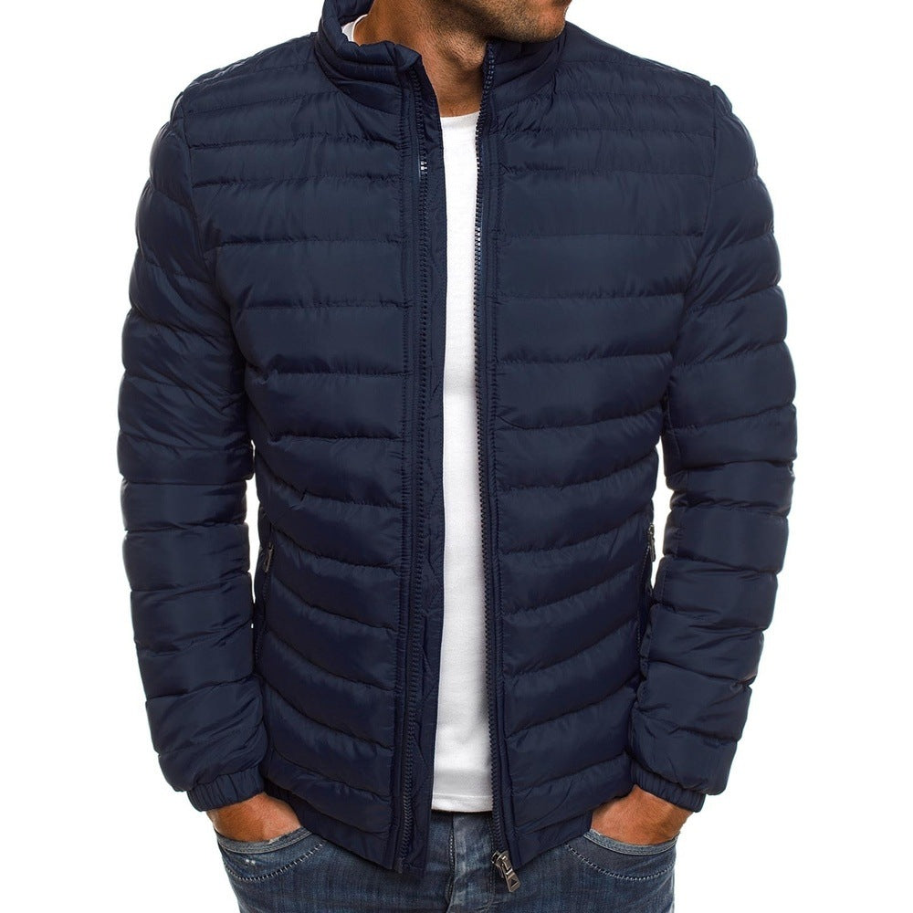 Herren Stilvolle Warme Luxus Winterjacke, gesteppt, für urbanen Stil und kaltes Wetter.