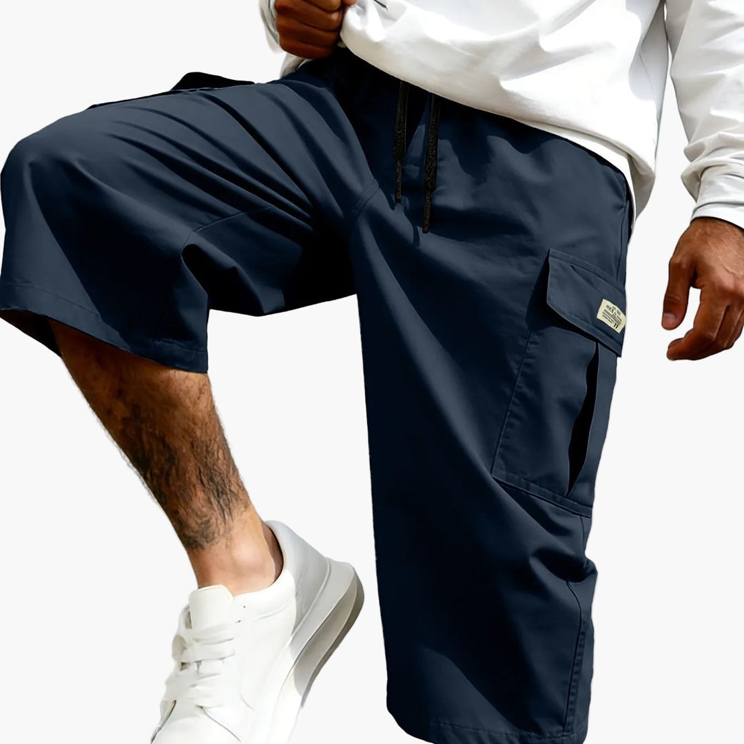 Trendige Herren Cargo Shorts für Streetwear, mit elastischem Bund für optimalen Sitz.