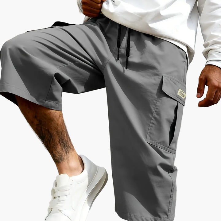 Funktionale Herren Streetwear Cargo Shorts, modisch & praktisch für den Alltag.