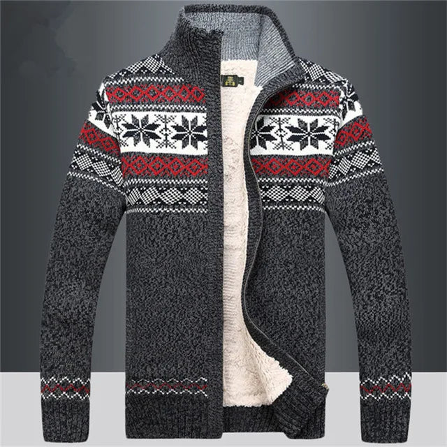 Vielseitige Herren Strickjacke als Oberteil: Nordisches Design, Reißverschluss & warmer Stehkragen.